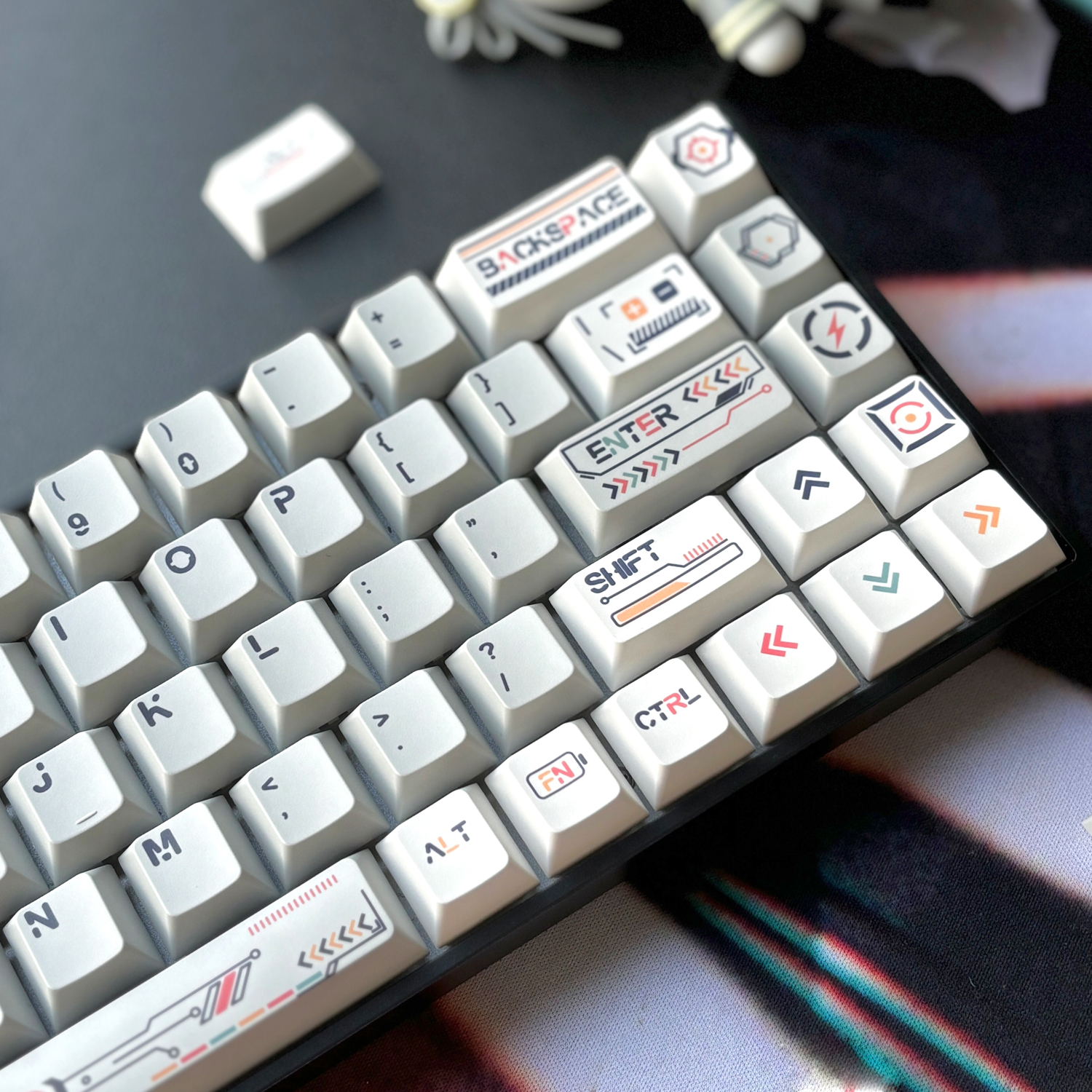95 Keys Cherry Profile Graffit – Gaming Keyboard Ergo recenzja i cena